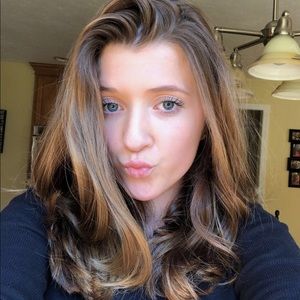 Meet your Posher, Julia